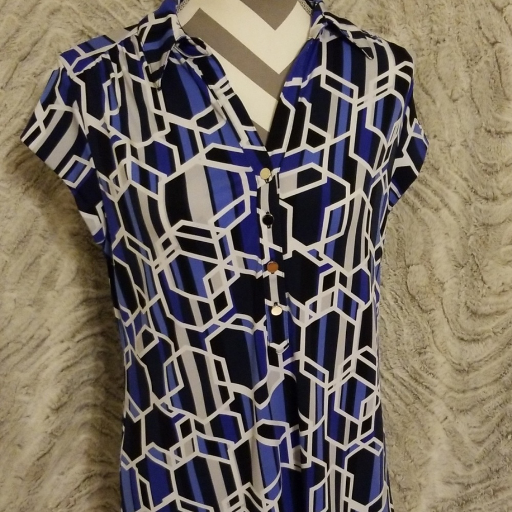 Final Sale🛑Large fits like M Blue/Black top